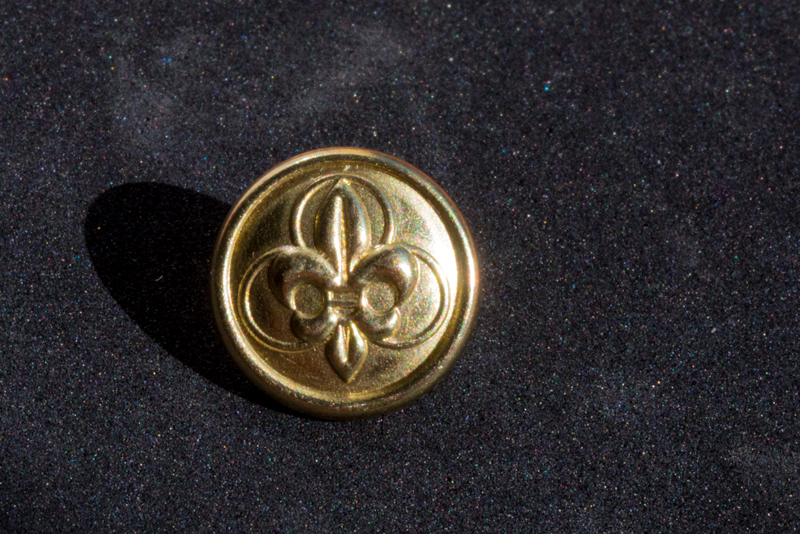 Goldener Knopf (image for) Goldener Knopf